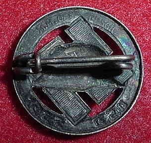 Stahlhelm Badge